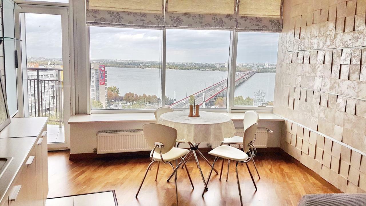 Most City Apart-Hotel Dnjepropetovsk Buitenkant foto
